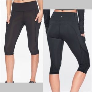 NWT ATHLETA Crop Capris Workout Leggings